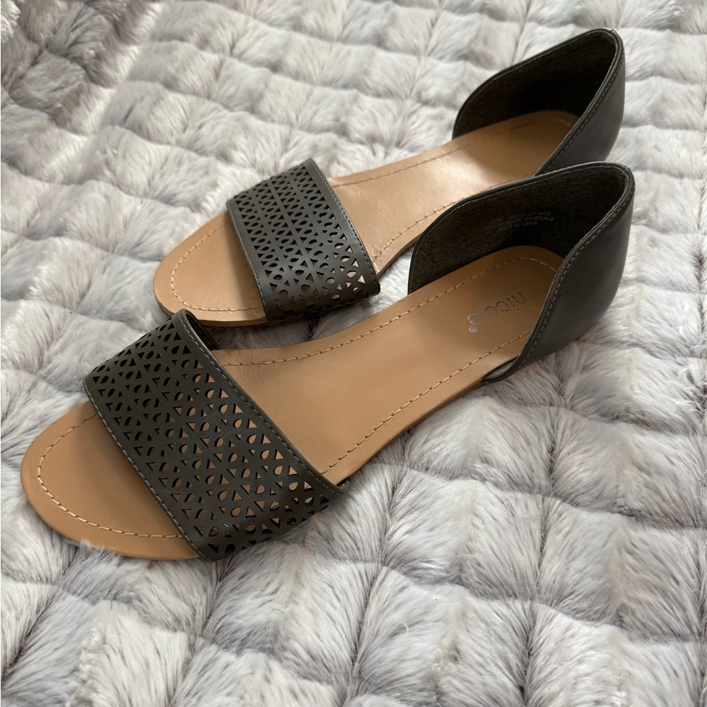 Nicole green Sandals women’s size 8.5